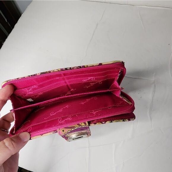 Vera Bradley Zip Around Quilted Floral Print fabric Wallet - Picture 4 of 7